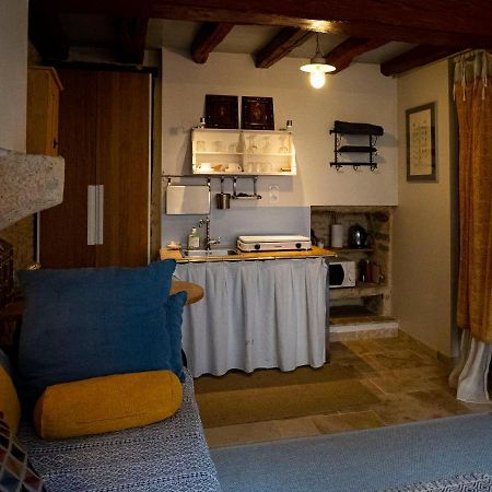 Voyage… Noyers-sur-Serein Exterior foto