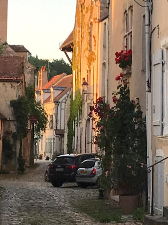 Voyage… Noyers-sur-Serein Exterior foto