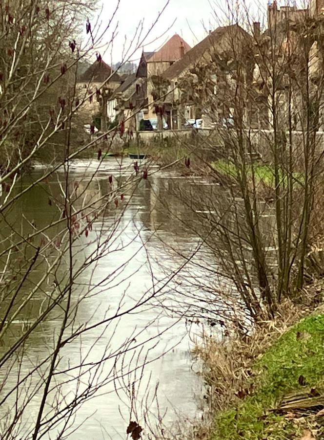 Voyage… Noyers-sur-Serein Exterior foto
